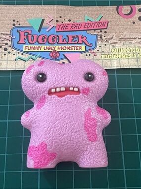 FUGGLER - GAPTOOTH MCGOO PINK